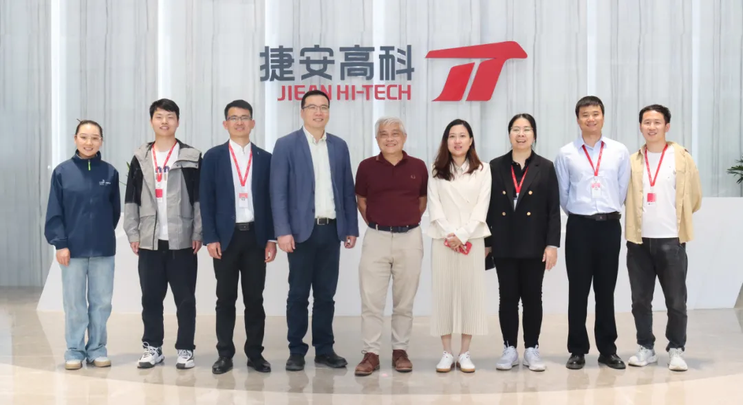 世赛飞机维修赛项项目经理考察J9国际站 J9，实地验证飞机维修竞赛设备